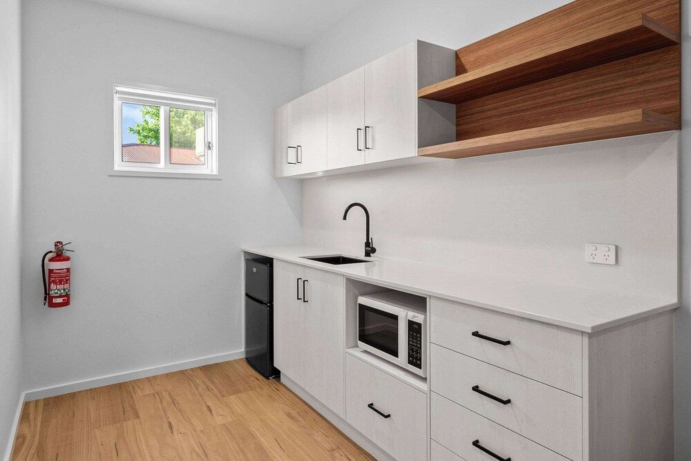 Econo Lodge Border Gateway Wodonga Room, 1 King Bed, Accessible, Non Smoking (Communications, Mobility) 4