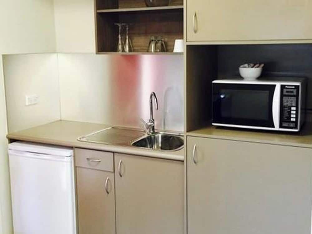 Studio Cabin - Pet Friendly