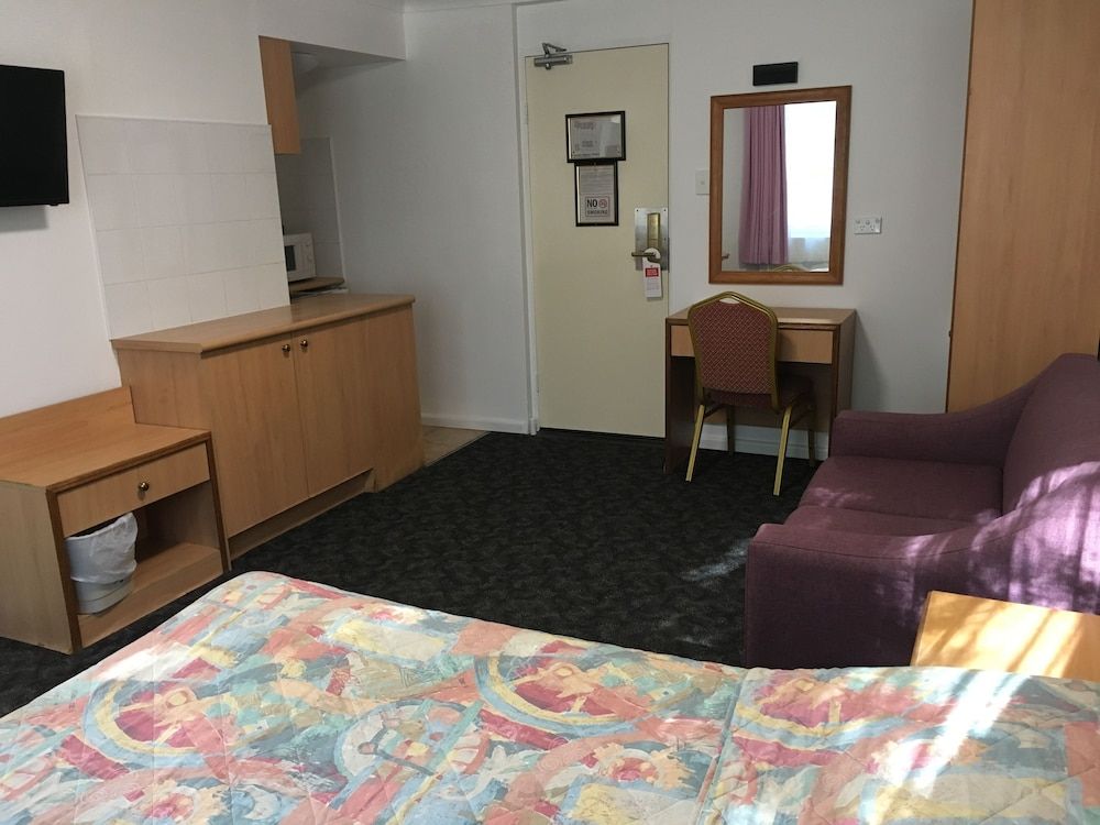 Edgecliff Lodge Motel Double Bed Room 2
