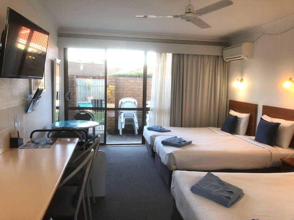 Port O'call Motel Family Double or Twin Room 2