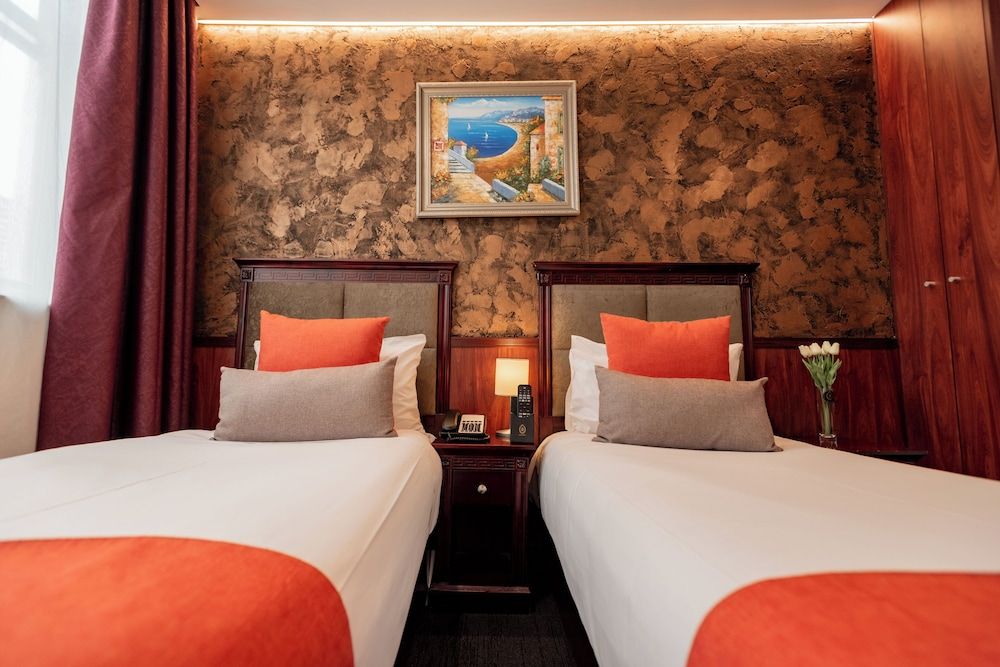 YEHS Hotel Sydney CBD Premium Twin Room