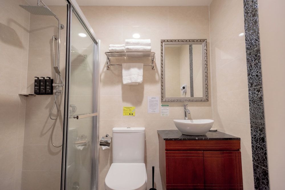 YEHS Hotel Sydney CBD Premium Twin Room 5