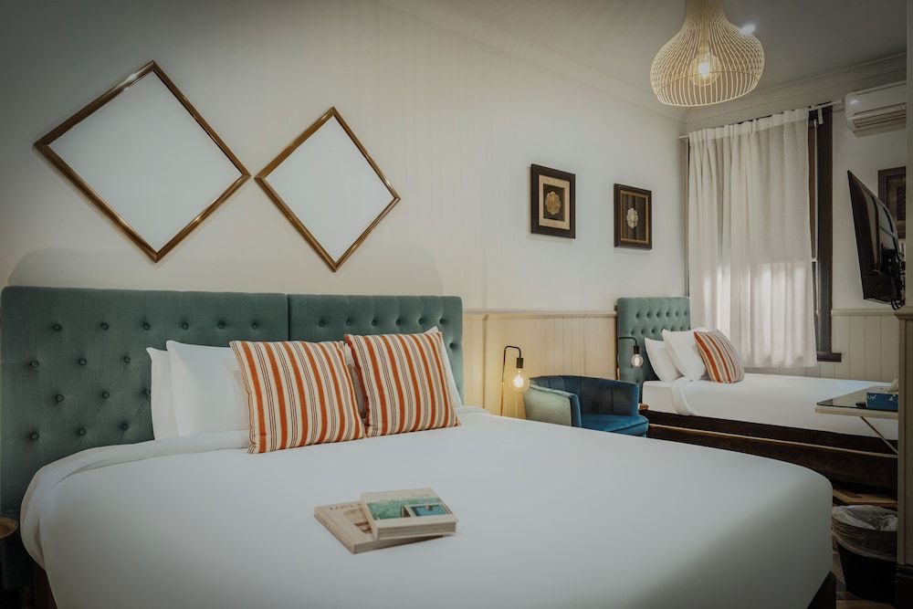 Cremorne Point Manor Deluxe Triple Room 4