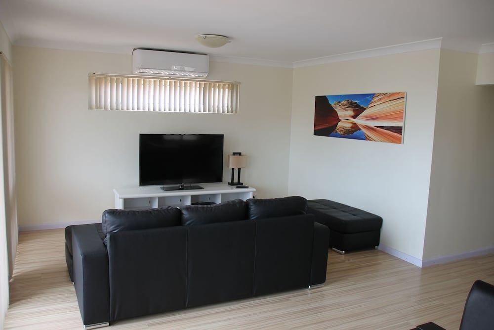 3 Bedroom Luxury chalet (Standalone Fully Self Contained Chalet)