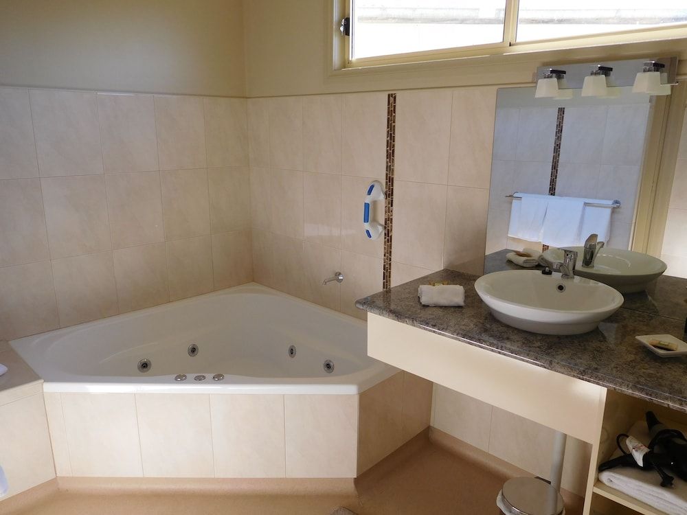 Milawa Muscat Retreat B&B Standard Suite, 1 Bedroom, Non Smoking, Balcony (Spa Room) 3