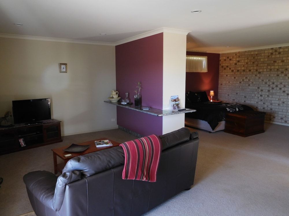 Milawa Muscat Retreat B&B Standard Suite, 1 Bedroom, Non Smoking, Balcony (Spa Room) 5