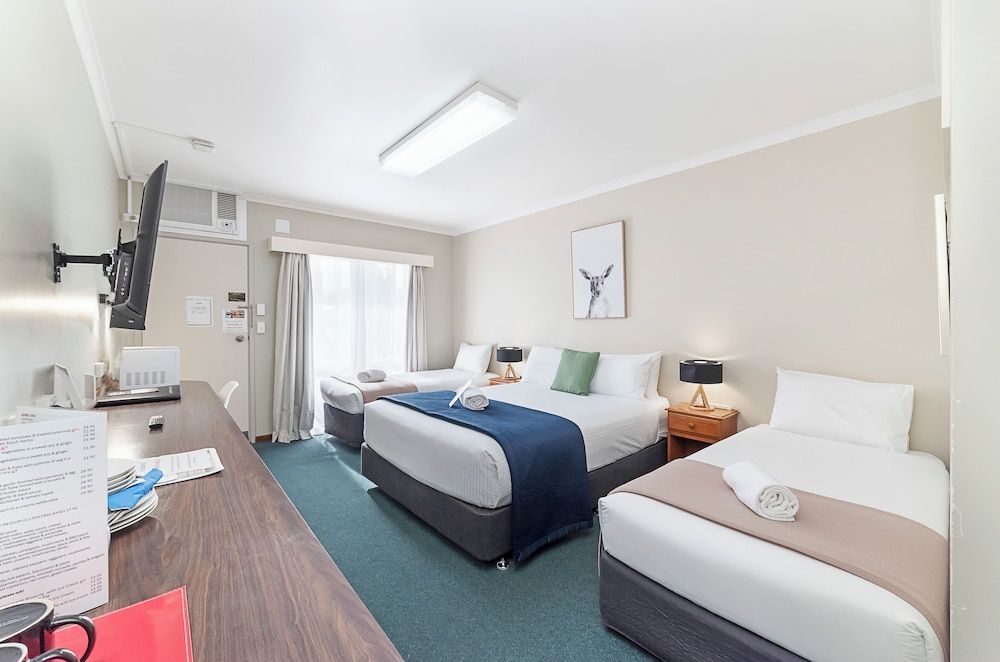 City Heart Motel Standard Room, Non Smoking (Twin Share) 9