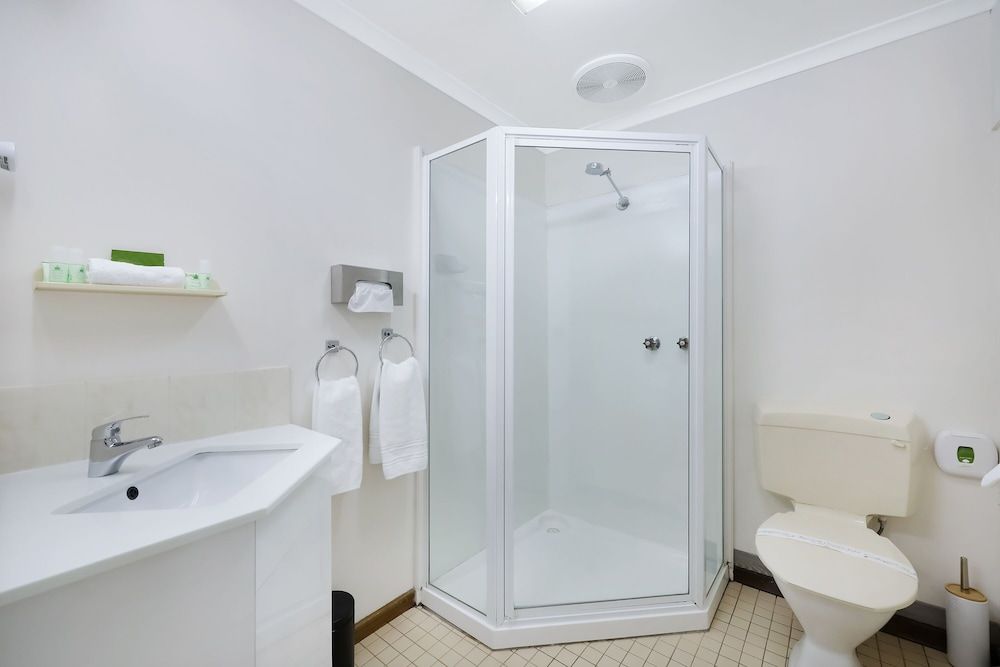 City Heart Motel Standard Room, Non Smoking (Twin Share) 13