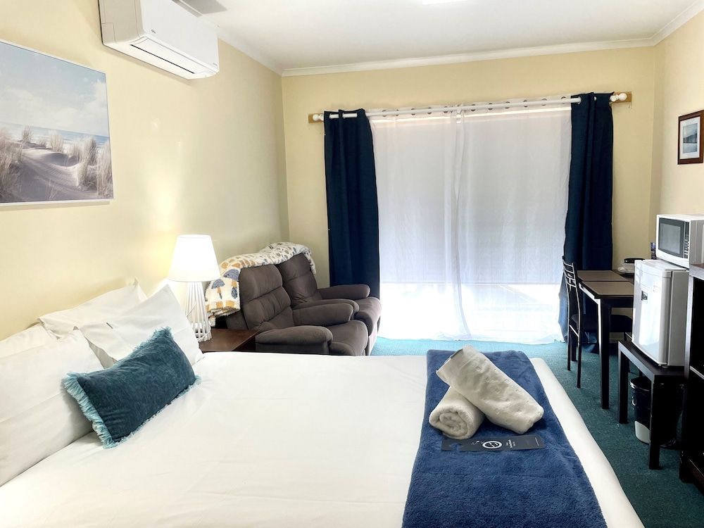 City Heart Motel Standard Room 9