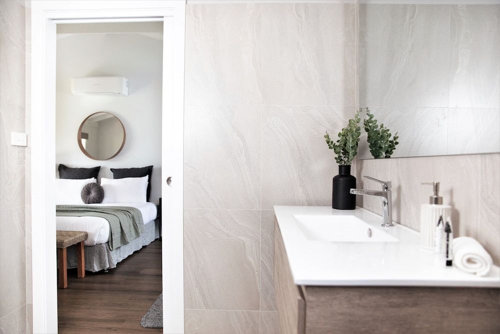 Pokolbin Farm Stay Vineyard Villa - 1 x King bed 6