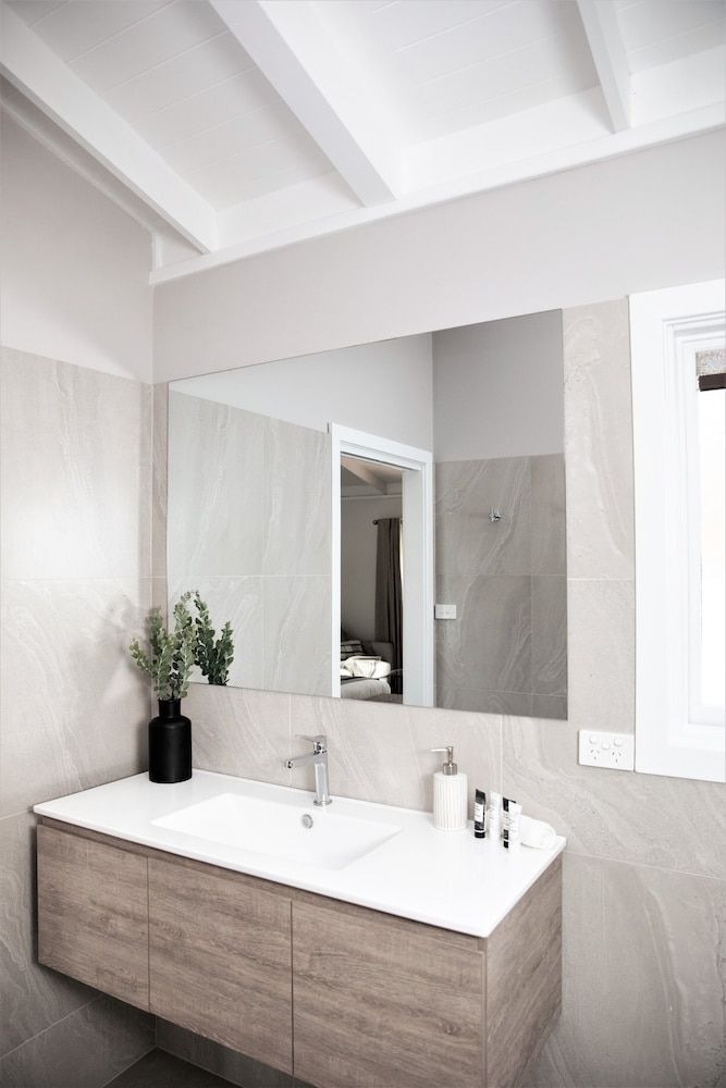 Pokolbin Farm Stay Vineyard Villa - 1 x King bed 8