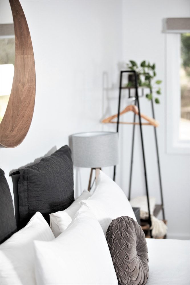 Pokolbin Farm Stay Vineyard Villa - 1 x King bed 11