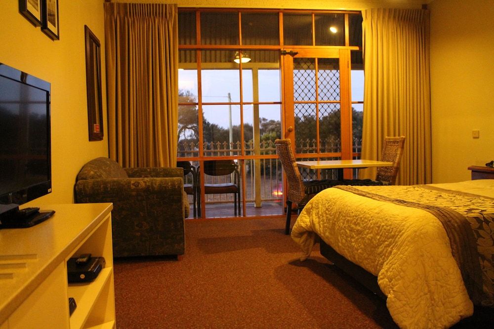 Bayview Motel Rosebud Balcony Bayview - 3 Night Special 4