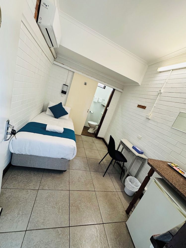 A Railway Lodge Single Room, 1 Bedroom