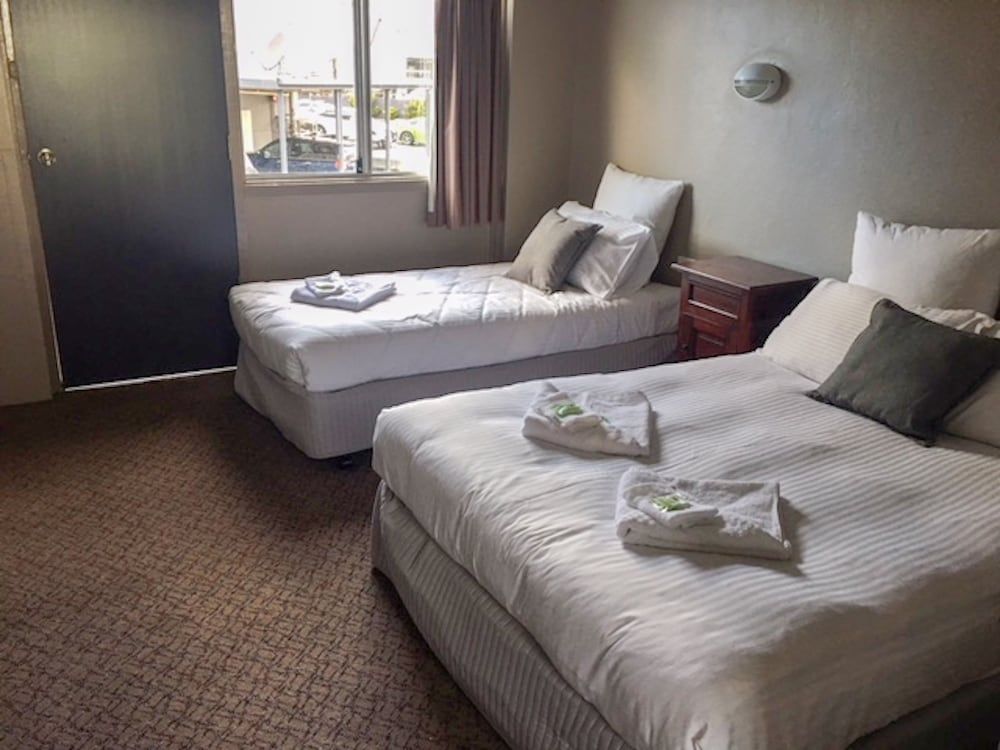 Family Room, Multiple Beds, Non Smoking