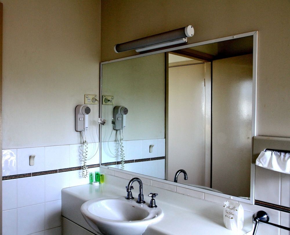 Travellers Motor Village Two-Bedroom Family Apartment 7