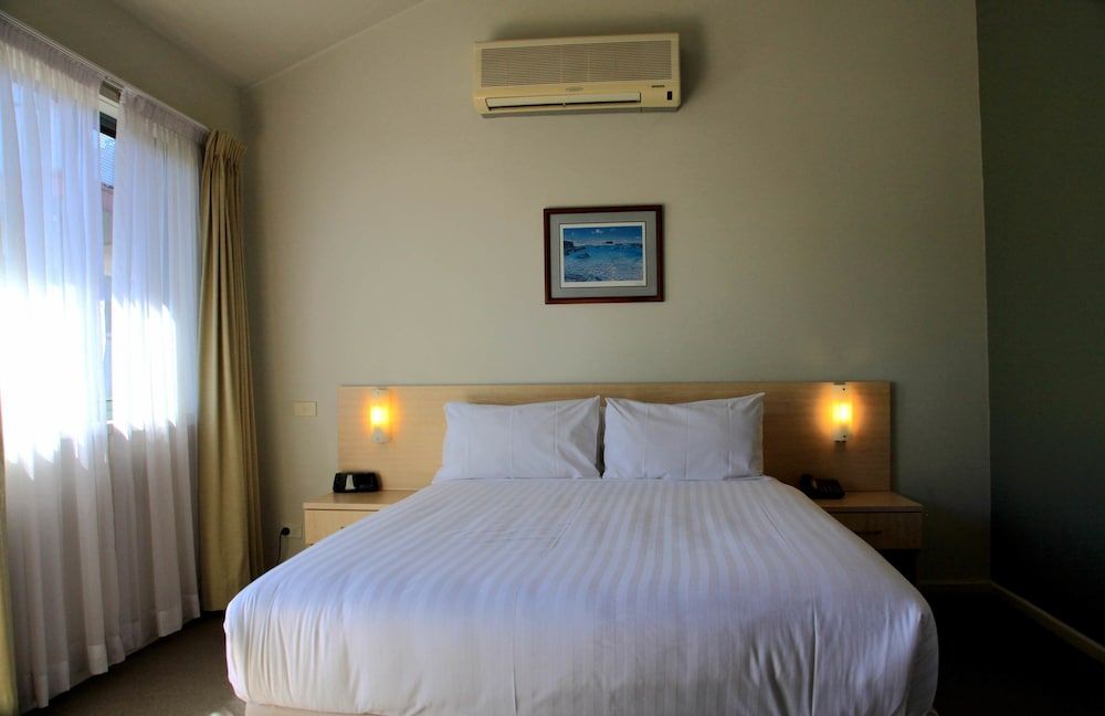 Travellers Motor Village Executive Double Room 2