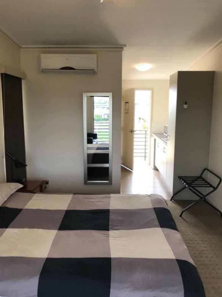 Black Rock Inn Executive Room, Non Smoking, Kitchenette (Executive Queen) 4