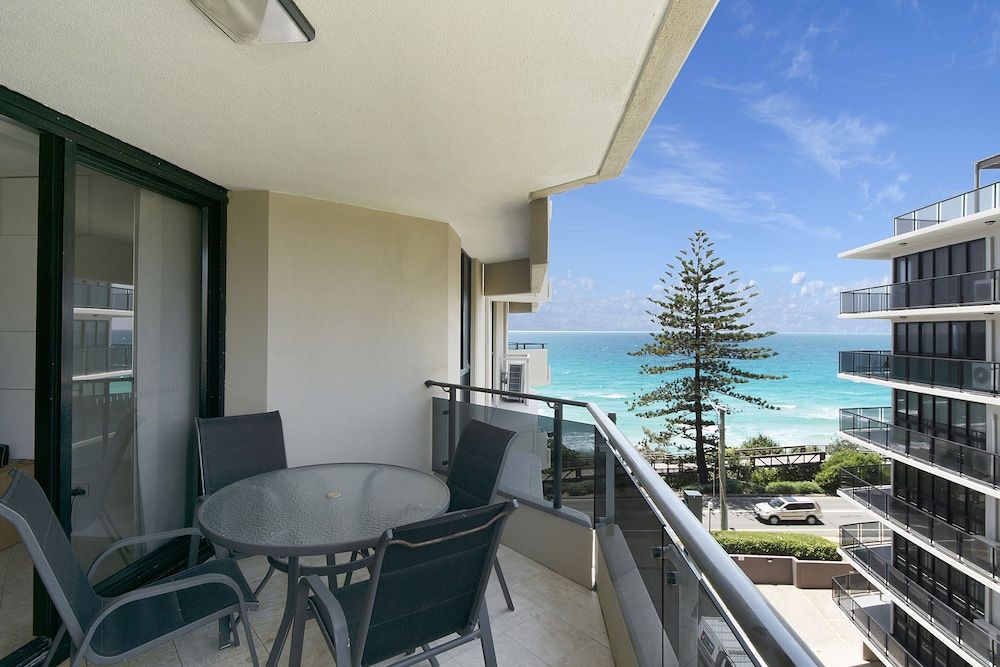Clubb Coolum Beach Resort 3 Bedroom Low Floor Partial Ocean View 3