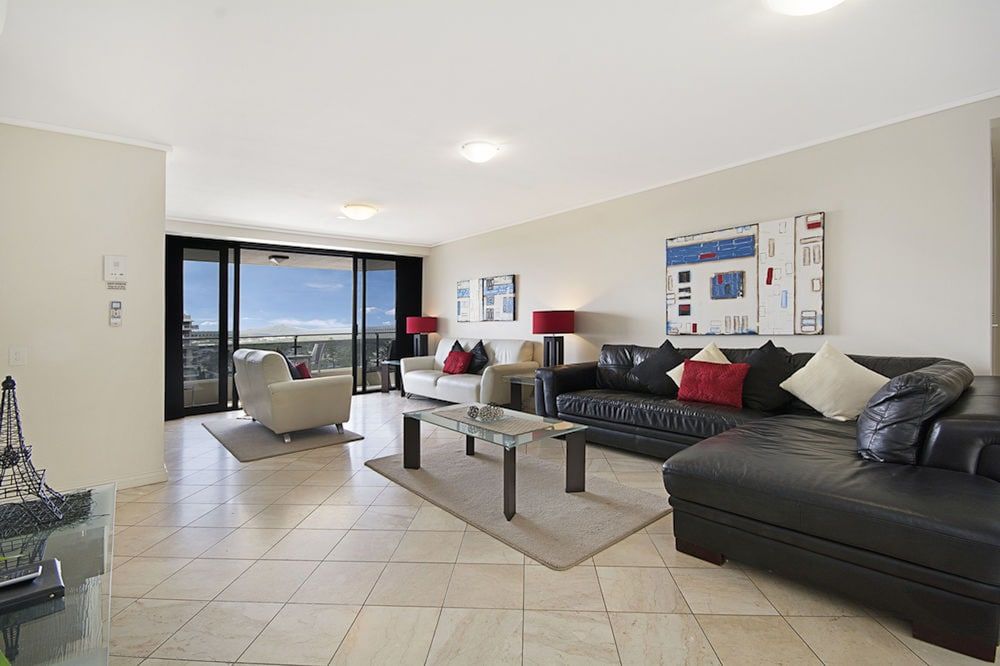 Clubb Coolum Beach Resort 2 Bedroom Partial Ocean View 4