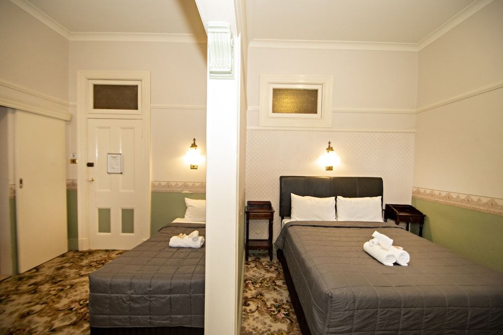 Historic Hydro Motor Inn Standard Room, Non Smoking, Balcony (Twin Room) 3