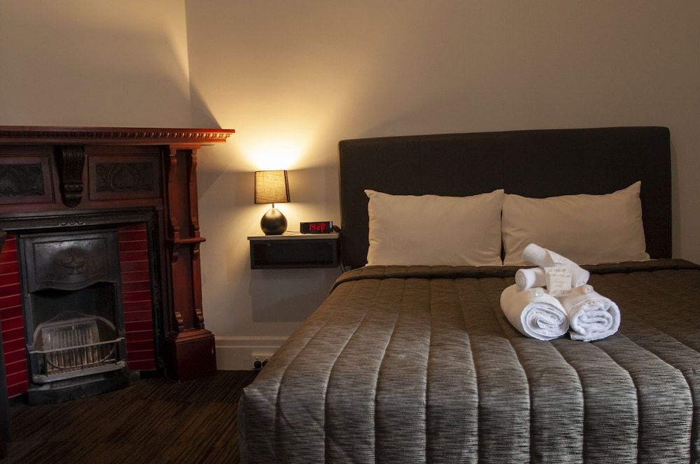 Historic Hydro Motor Inn Standard Room, Non Smoking (Queen Suite) 2