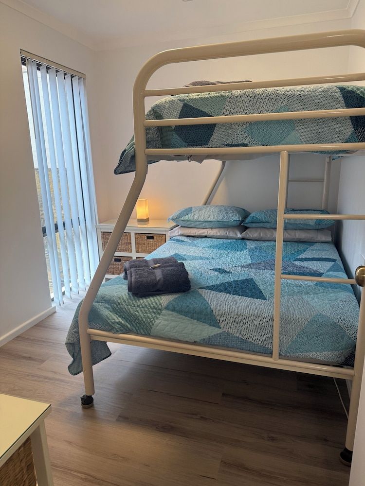 Premier Family Apartment, 2 Bedrooms (1 Queen, 1 Tri-bunk and 1 Sofa bed)
