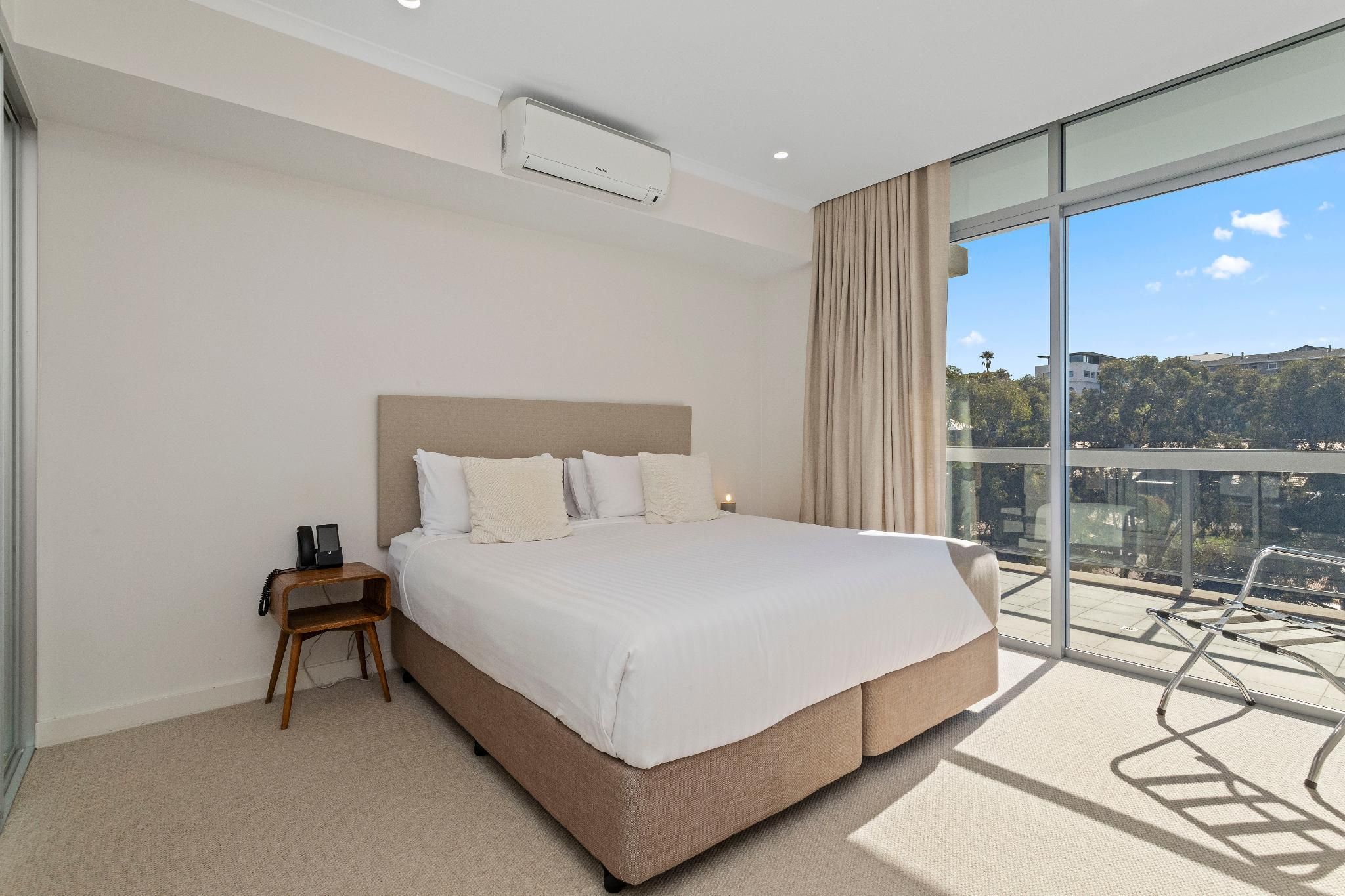 Deluxe One Bed Apartment
