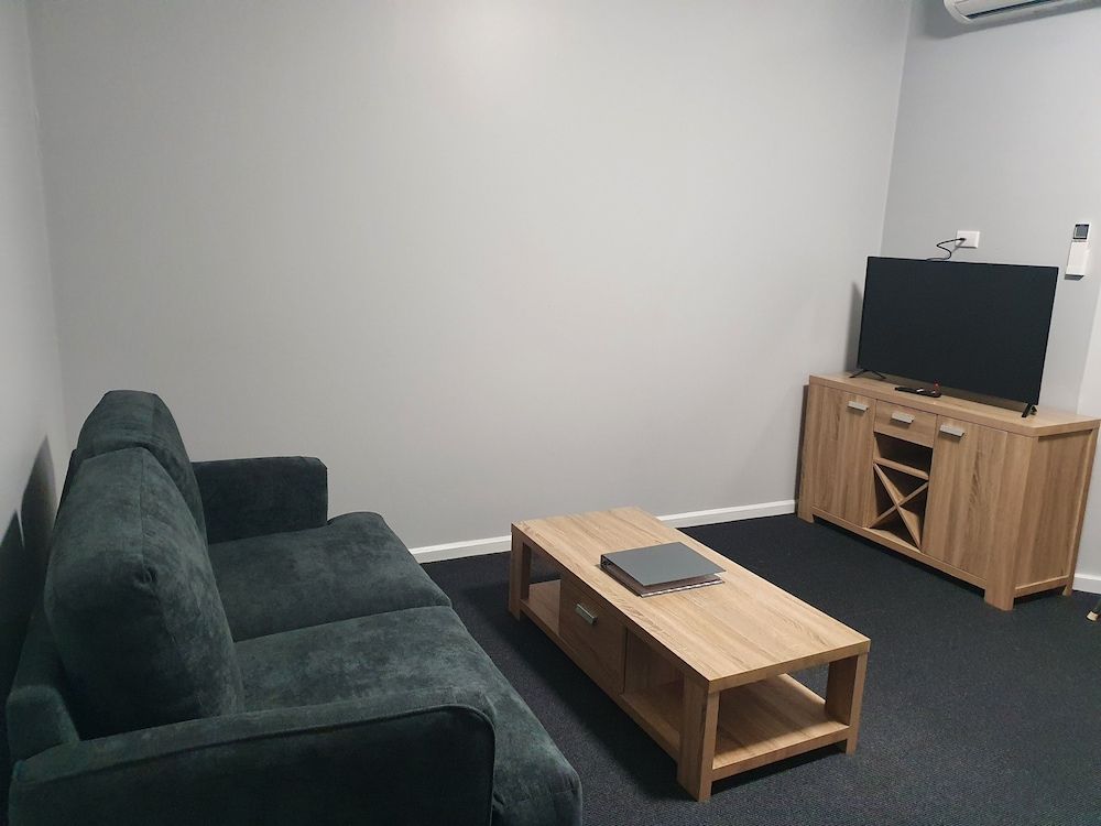 Madison Capital Executive Apartments One Bedroom Apartment King Executive - KE 3