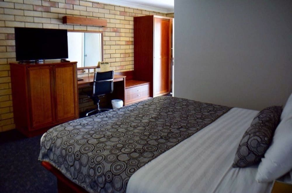 The Western Heritage Motor Inn Quadruple Room, 2 Bedrooms