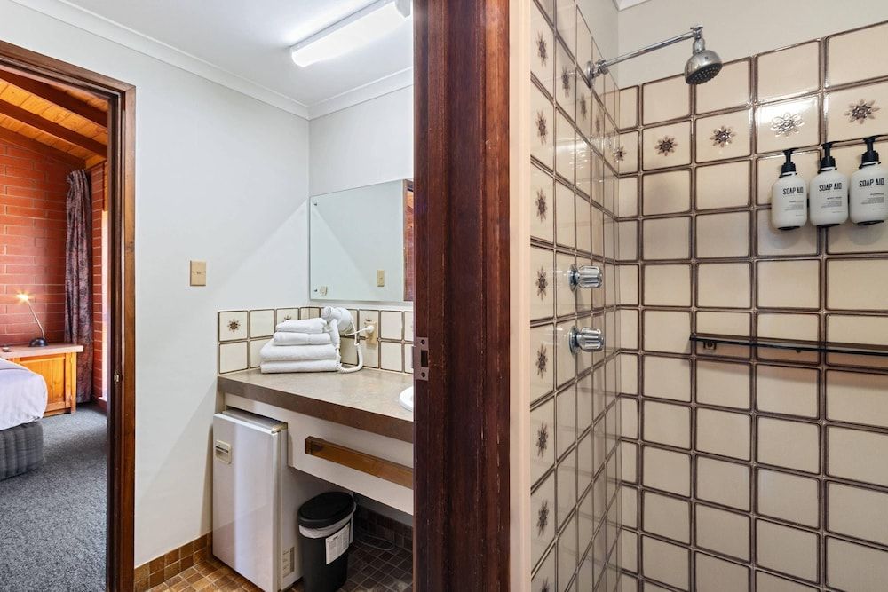 Econo Lodge Port Augusta Room, 1 King Bed, Non Smoking 4