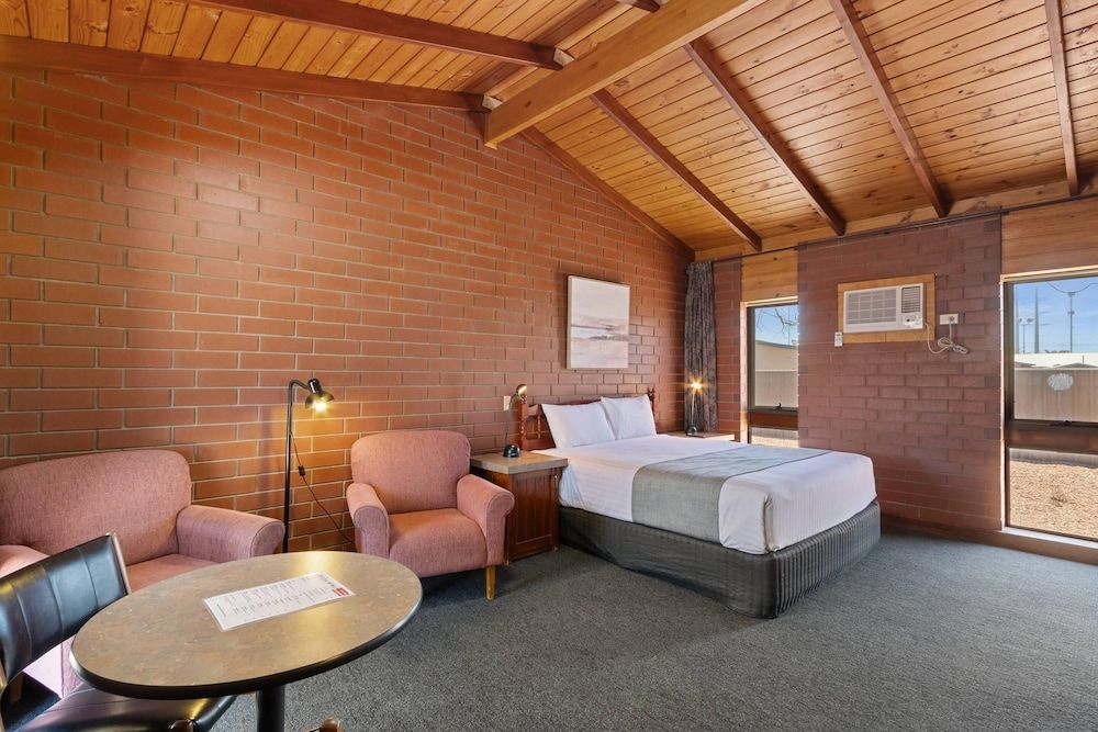 Econo Lodge Port Augusta Room, 1 King Bed, Non Smoking 2