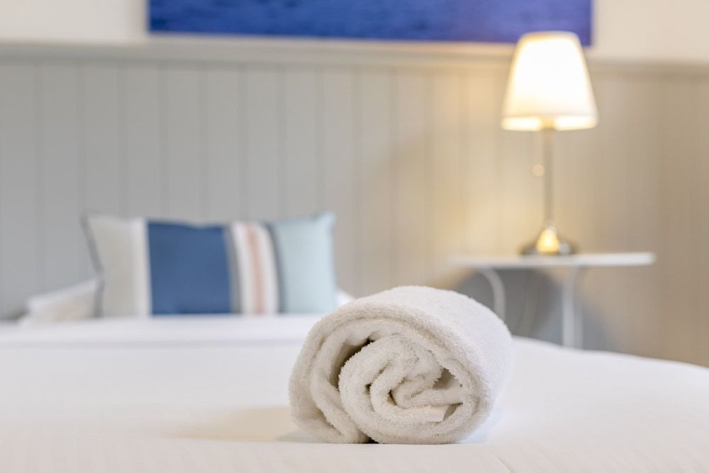 Single Room, 1 Twin Bed, Shared Bathroom