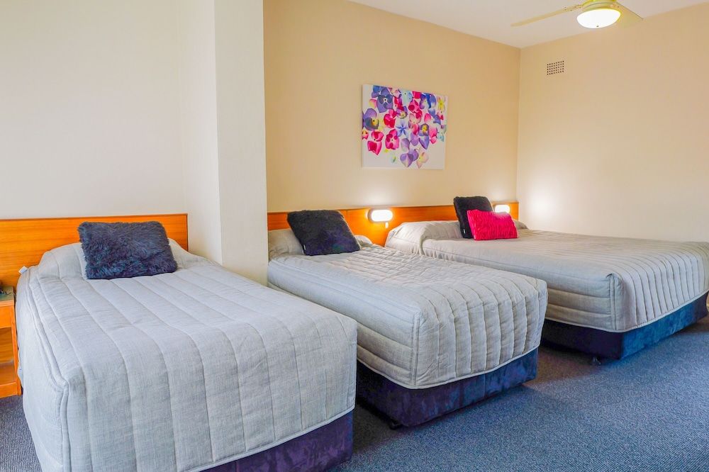 Abbotsleigh Motor Inn Family Room, 1 Bedroom 2