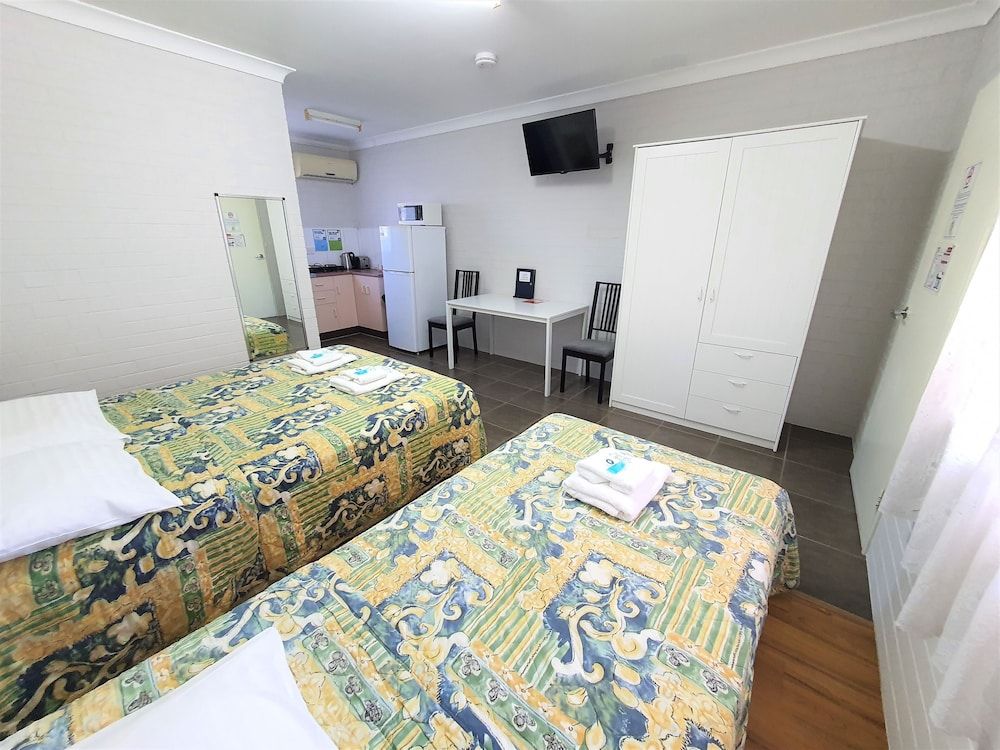 Maria Motel Deluxe Double Room, Multiple Beds 17