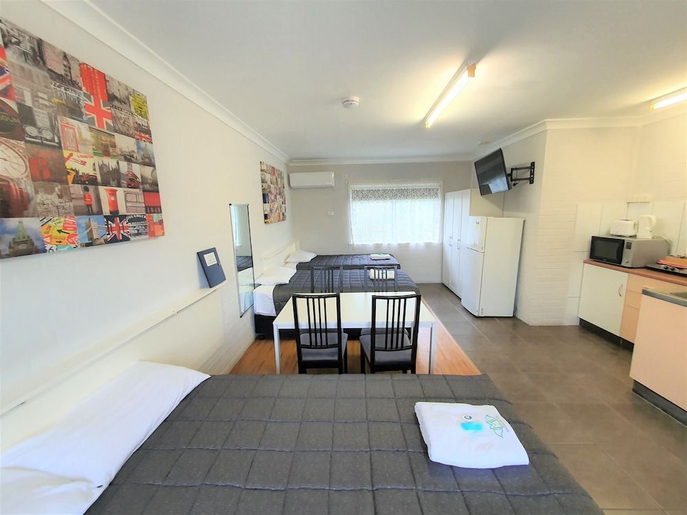 Maria Motel Deluxe Triple Room 5