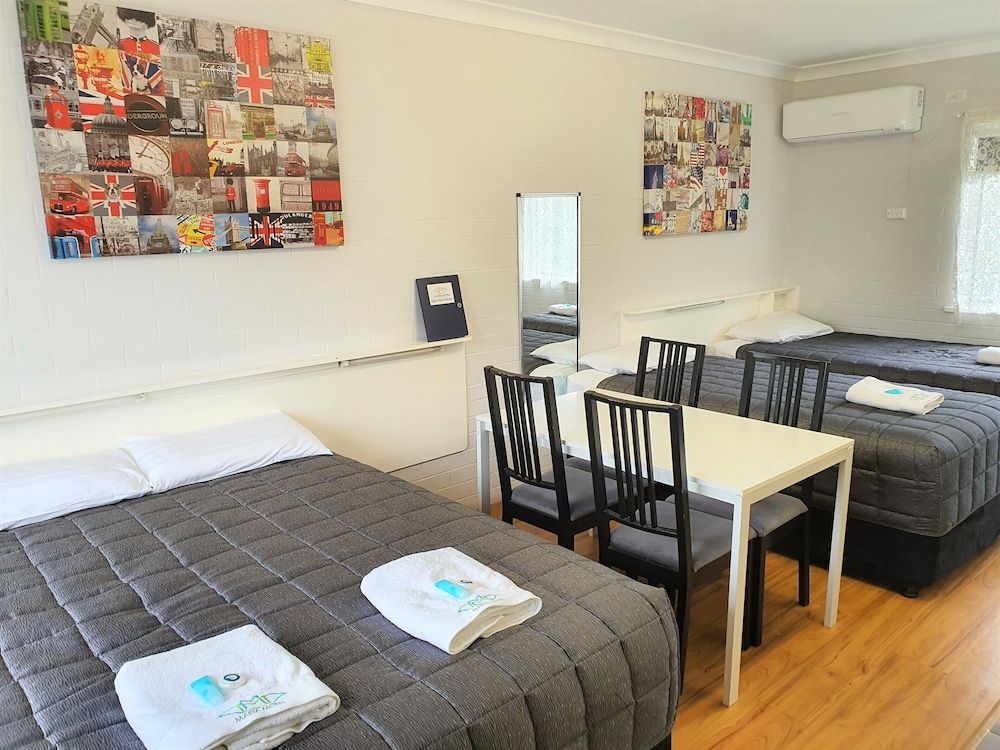 Maria Motel Deluxe Triple Room 3