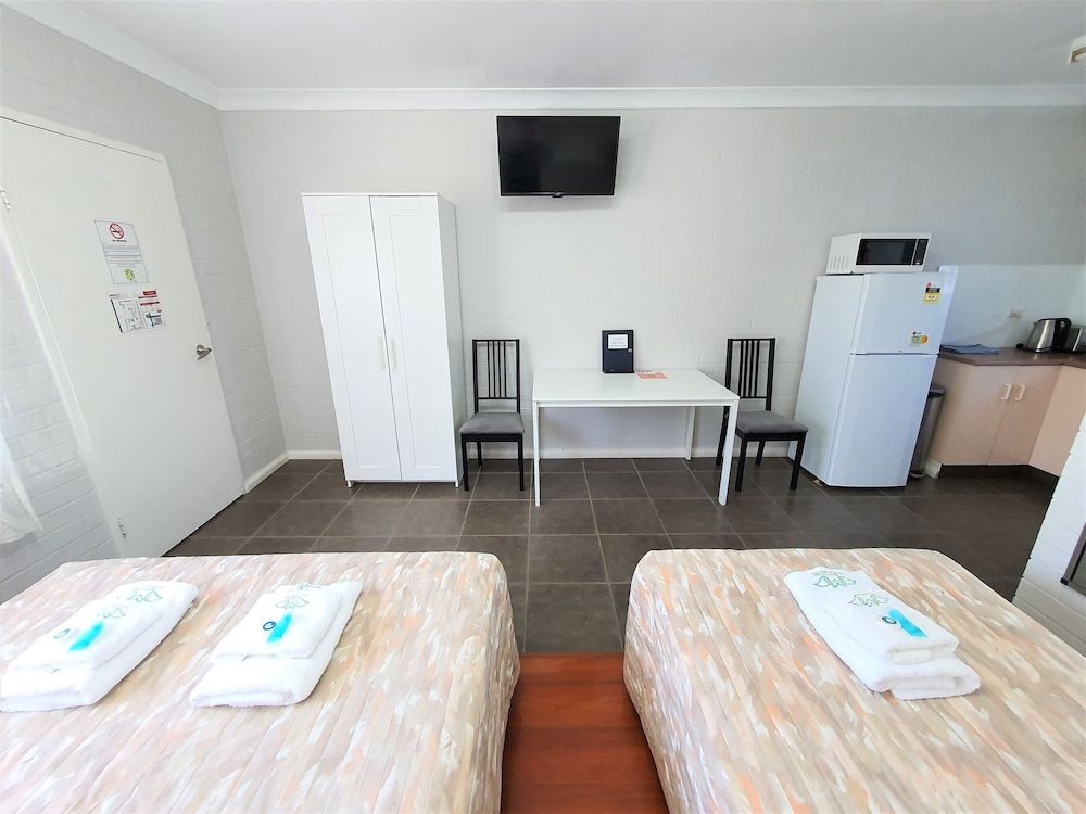Maria Motel Deluxe Double Room, Multiple Beds 14