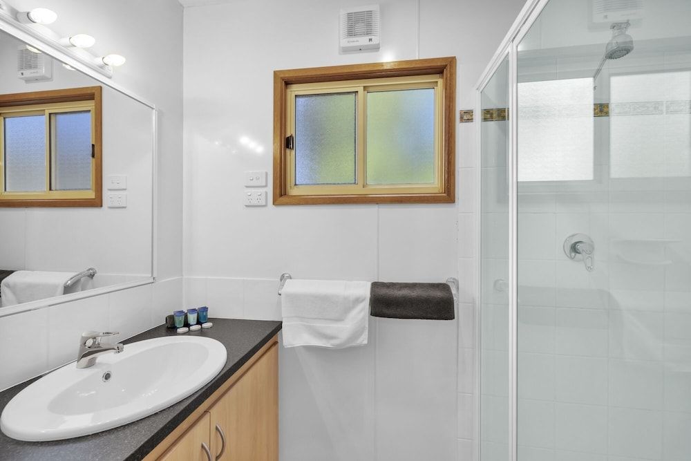 Metung Holiday Villas Three Bedroom Superior Villa 5