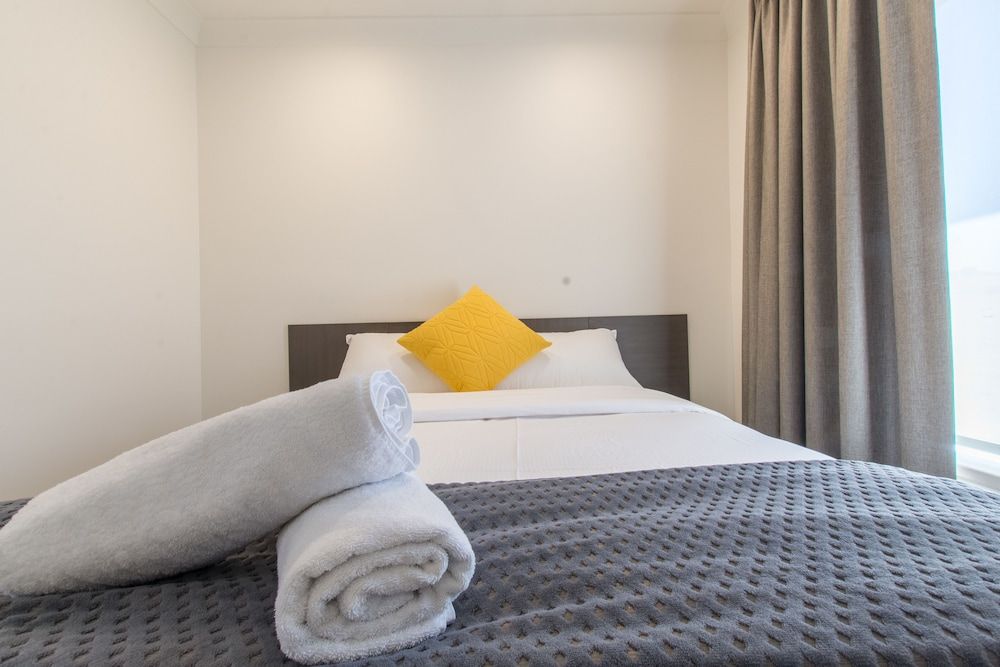 Mick O'Shea's Premier Two Bedroom King 5