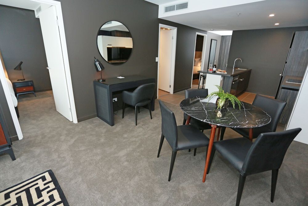 Alex Perry Hotel & Apartments 2 Bedroom Apartment 8