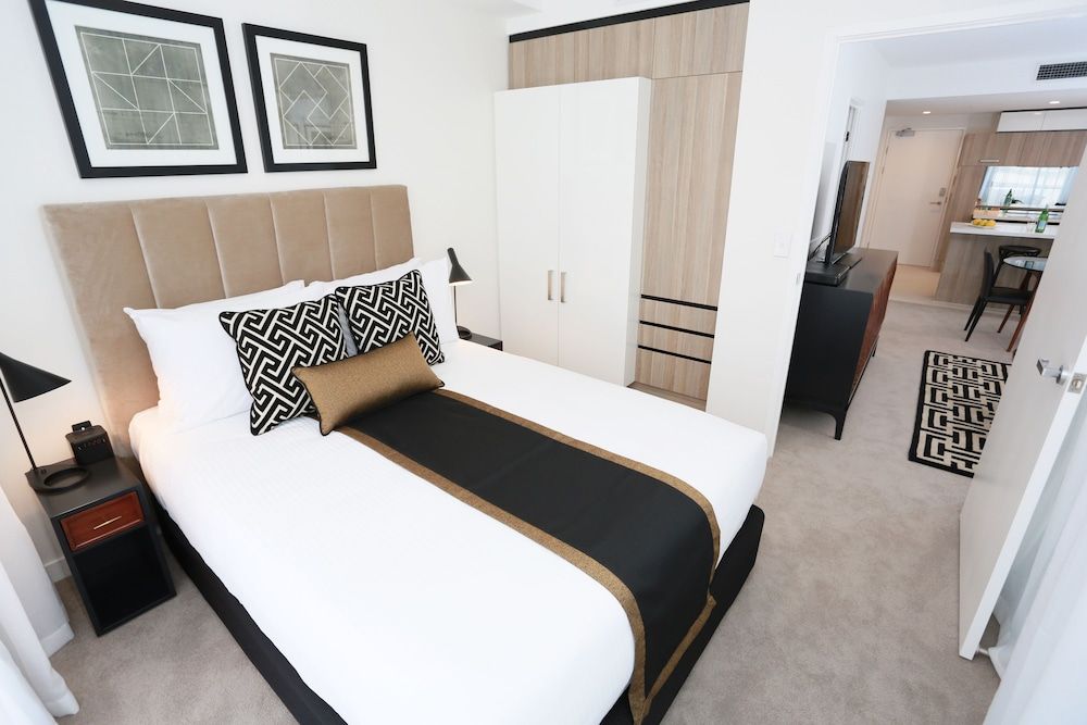 Alex Perry Hotel & Apartments 1 Bedroom Executive 2