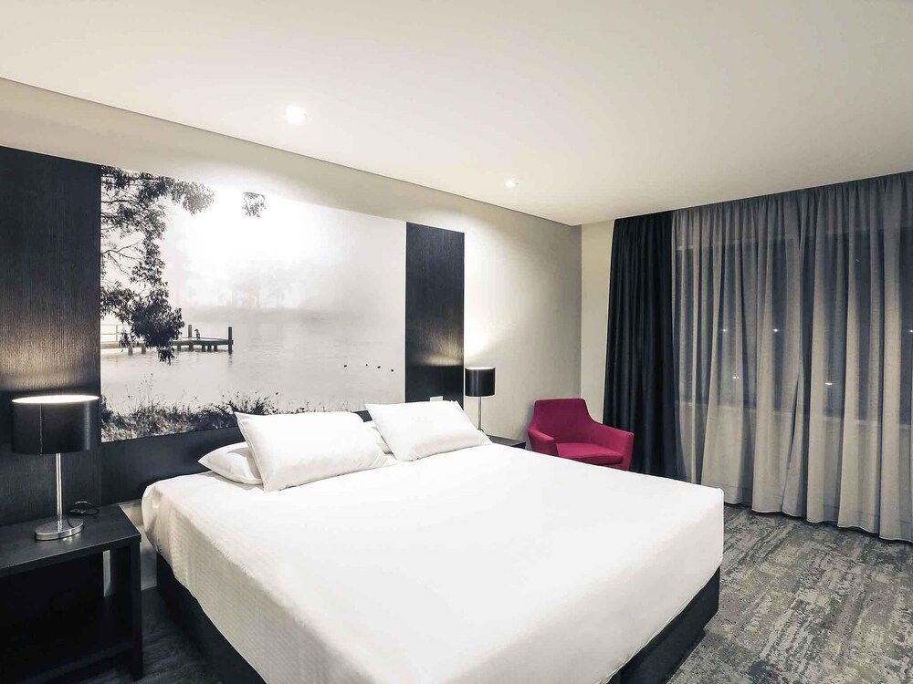 Apartment, 1 Queen Bed, Balcony (West End)