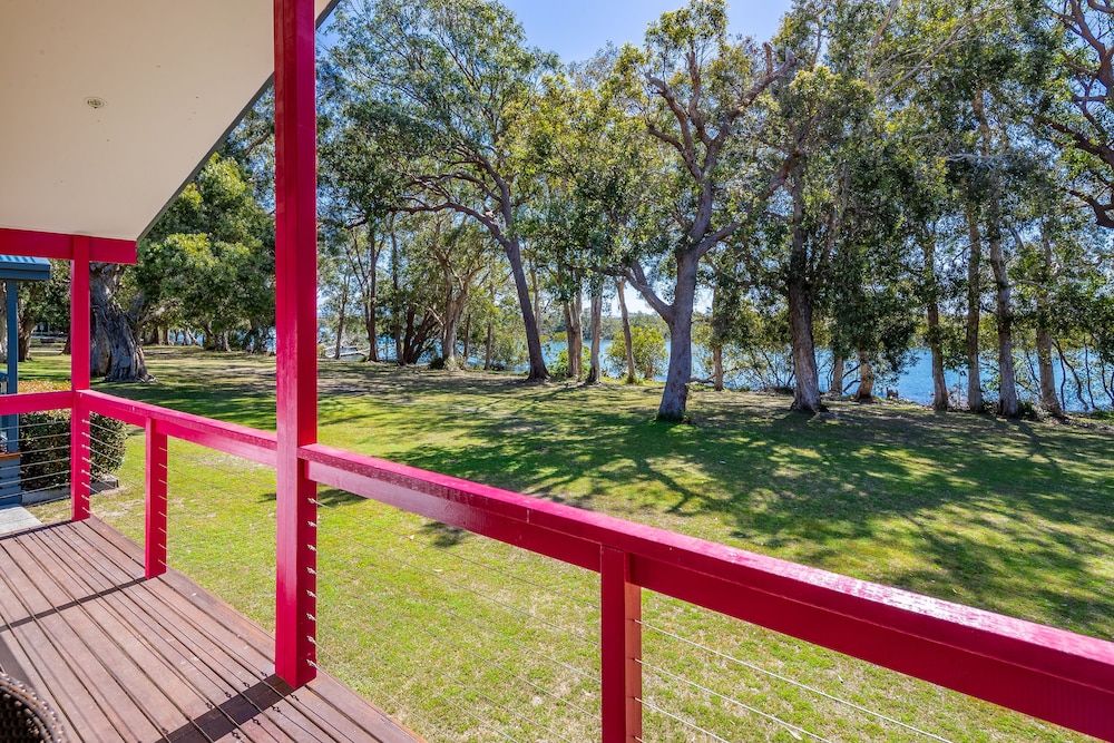 Superior Waterfront Villa (2BR)