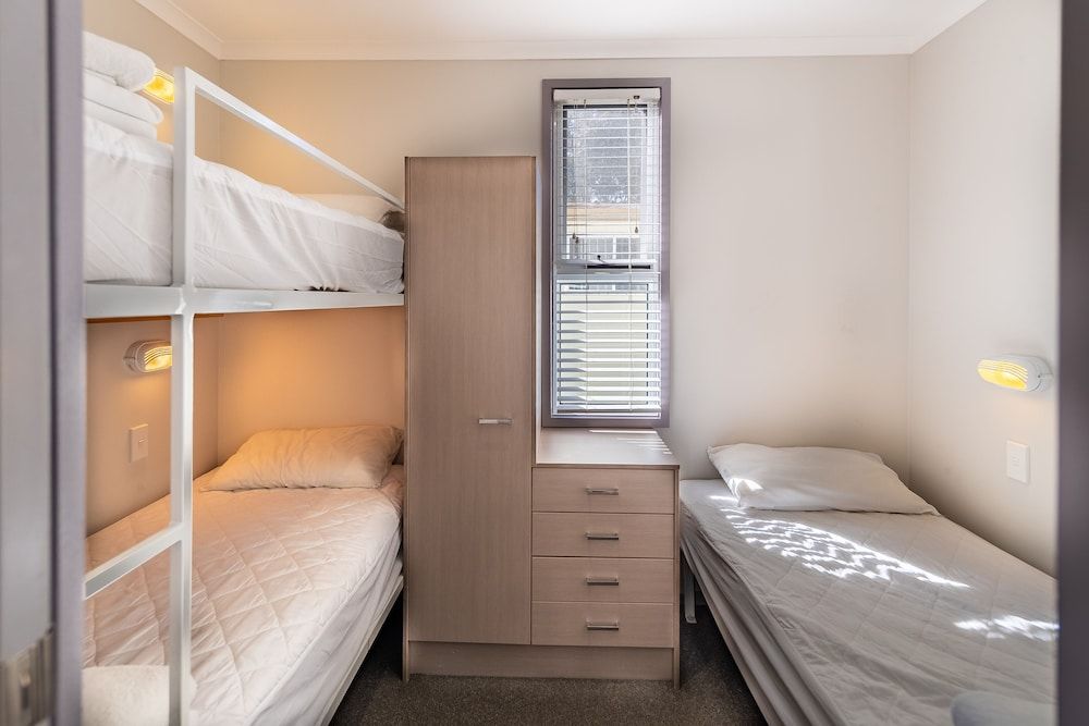 Deluxe Cabin (2BR)