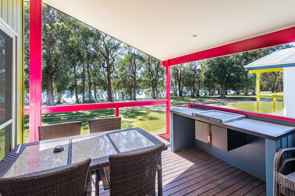 Superior Waterfront Villa (2BR)