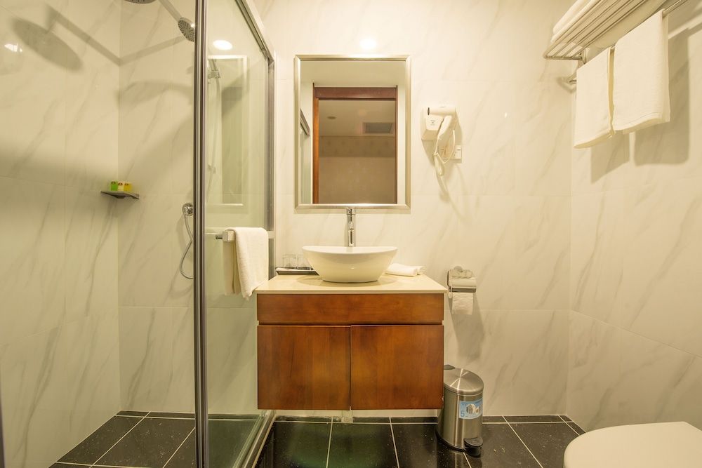 Megaboom City Hotel King Room 4