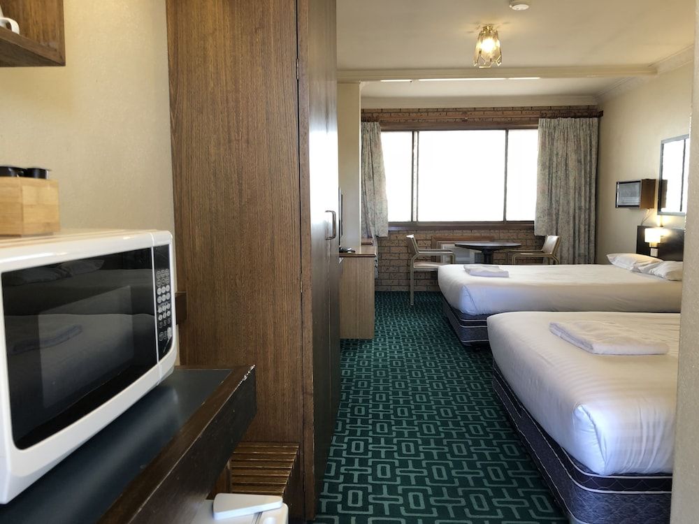 Canberra Lyneham Motor Inn Budget Room 7