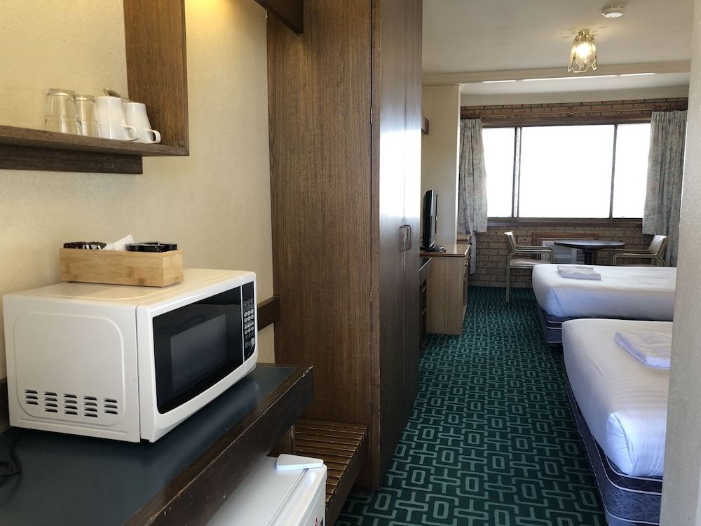 Canberra Lyneham Motor Inn Budget Room 5