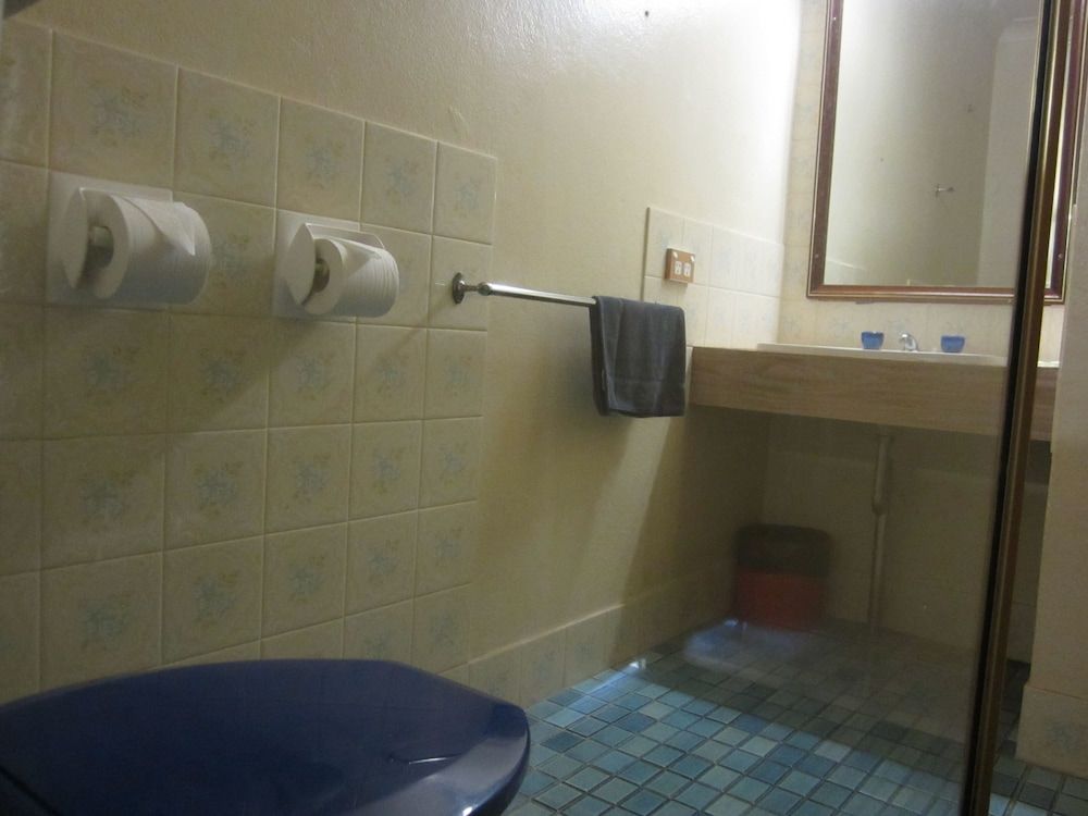 Canberra Lyneham Motor Inn Double Room, 1 Queen Bed 6